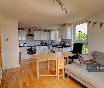 2 bedroom flat to rent - Photo 1