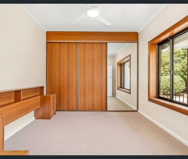 Lovely 2 Bedroom Home - Photo 1