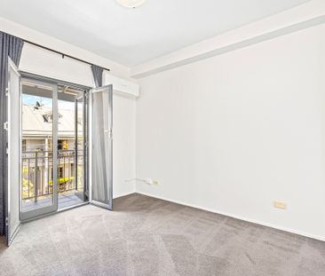 1/198 George Street, Erskineville NSW 2043 - Townhouse For Rent | D... - Photo 4