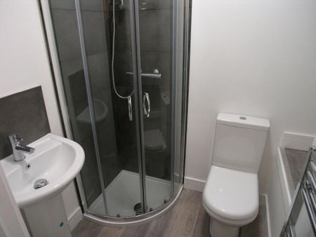 3 bedroom terraced house to rent - Photo 4