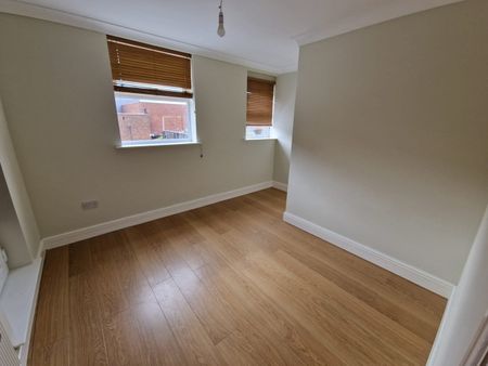 1 Bed Flat, High Street, E17 - Photo 2