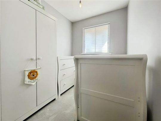 Central Avenue, Hounslow, TW3 2RJ - Photo 1