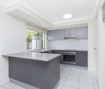 Beautiful townhouse on the Bayside - Photo 2