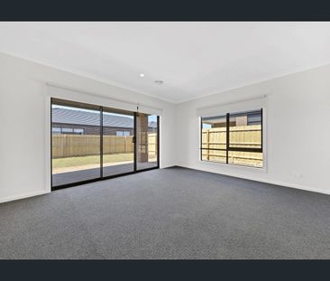 Perfect Family Home In Heart Of Wallan! - Photo 3