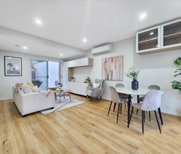 Stylish and Spacious Townhouse - Photo 5