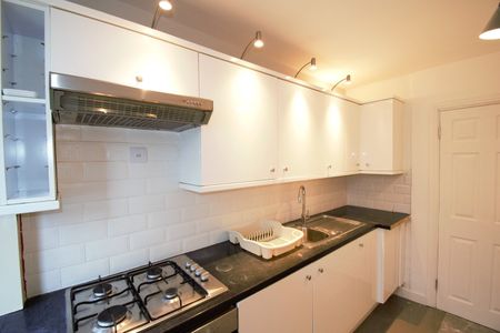 Room in a Shared Flat, Holliday Square, SW11 - Photo 3