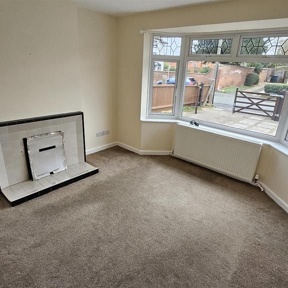 3 bedroom detached bungalow to rent - Photo 1
