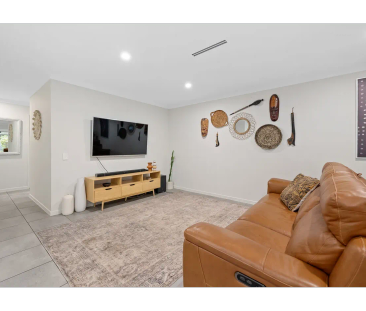 Contemporary Bayside Luxury with Pool in Prime Birkdale Pocket - Photo 4