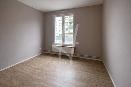 Location Appartement 4 pièces 88m² MONTIGNY LES METZ 57950 - Photo 4