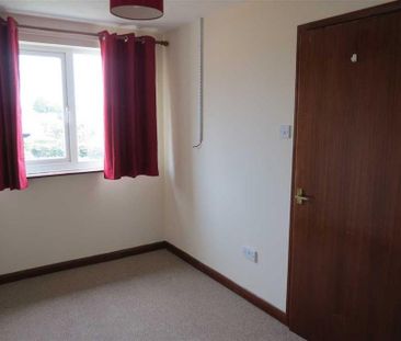 2 bedroom semi-detached house to rent - Photo 2