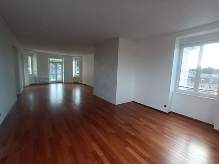 Location Appartement 5 pièces 185m² - Photo 2