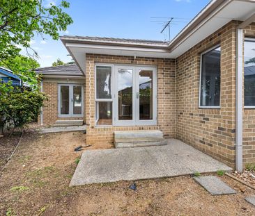 Charming Family Home in Prime Sunshine Location - Photo 6