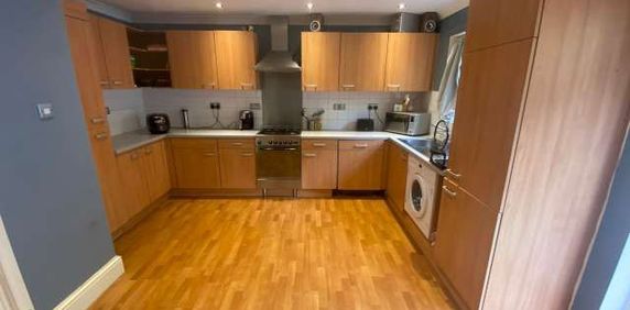 5 bed house share to rent in Trinity Courtyard, Newcastle upon Tyne - Photo 2