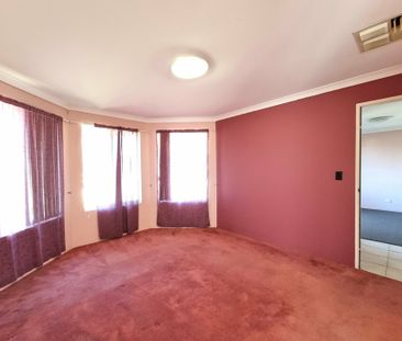 Spacious Family Home in Prime Location - Photo 1