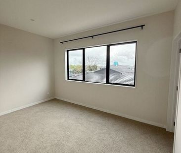 Brand New 5-Bedrooms, 4.5 Bathrooms for Rent - Photo 1