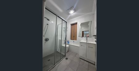 Three bedroom flat for rent - Great location - Photo 4