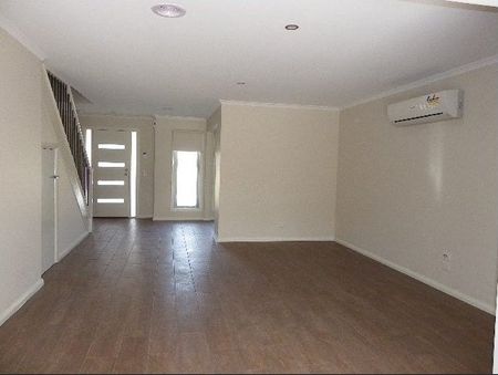 Townhouse Nestled In A Quiet Court - Photo 2
