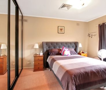 Cosy, Lovely Partly-Furnished Unit! - Photo 6