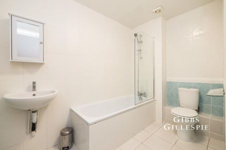 2 bedroom flat to rent - Photo 3