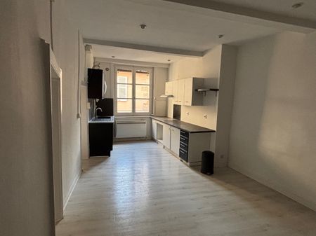 Appartement T3 de 128m2 à louer Villefranche centre - Photo 3