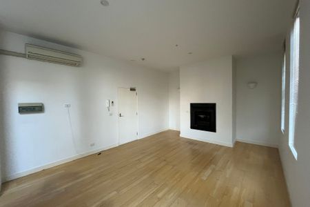 26/149 Fitzroy St, St Kilda, VIC 3182 Australia, St Kilda. - Photo 2