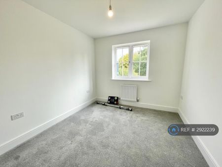 4 bedroom detached house to rent - Photo 4
