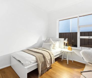 Stylish Family Living in the Heart of Campbelltown - Photo 4