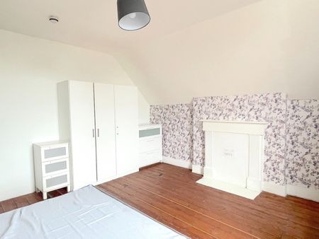 1 Bed Flat, The Broadway, SW19 - Photo 4