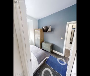 Room in a Shared House, New Cross Street, M5 - Photo 3