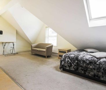 Studio 7, 35 Victoria Road, Old Town, Swindon, SN1 - Photo 4