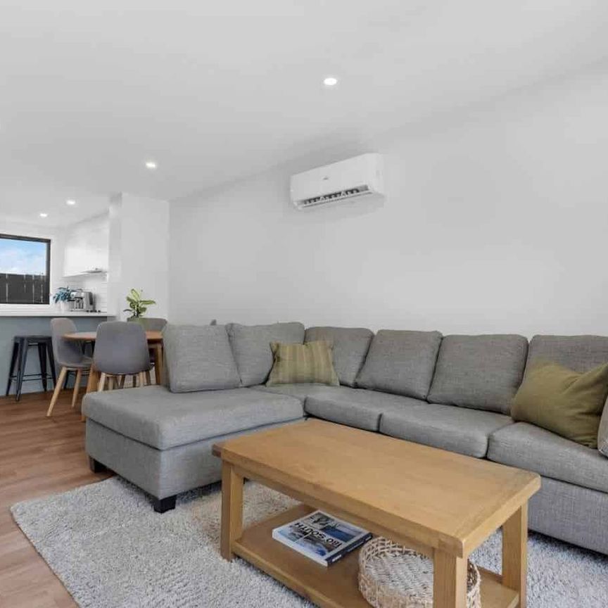 Modern 3-bedrooms, 2-bathrooms, with Private Outdoor Space! - Photo 1
