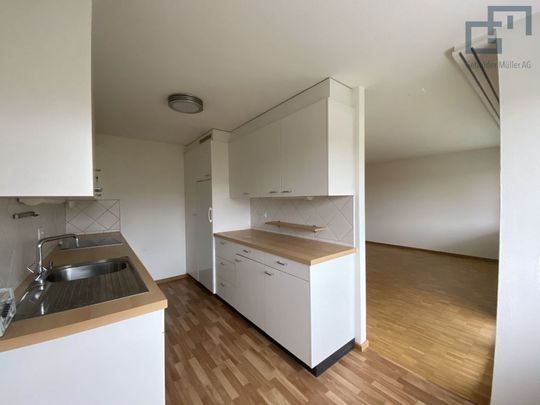 Generous and light-flooded apartment in a quiet location! - Photo 1