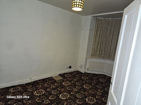 3 Bed Terraced House, Freeman Road North, LE5 - Photo 3