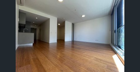 Immaculate one bedroom apartment in superb location - Photo 3