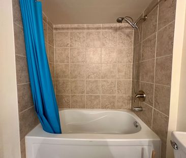 For Lease - 2760 Carousel Crescent Unit# 1508, Blossom Park - Airpo... - Photo 2