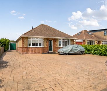 3 bedroom bungalow to rent - Photo 1