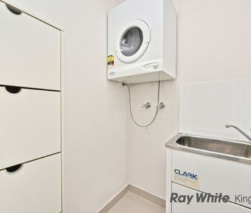 Spacious Three-Level Townhouse with Oversized Garage - Photo 3