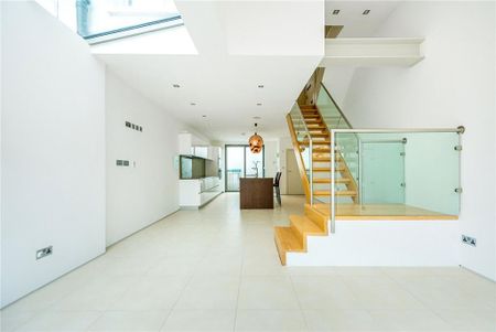 4 bedroom terraced house to rent - Photo 3