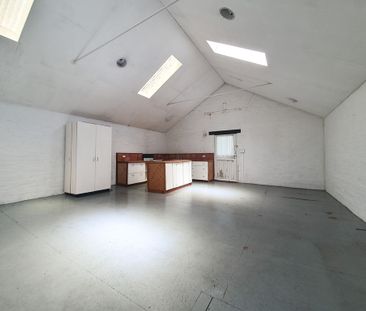 2 Bedroom Upper Unit in Onehunga - Photo 6