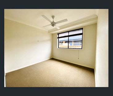 Spacious Villa in Old Bar - Photo 3