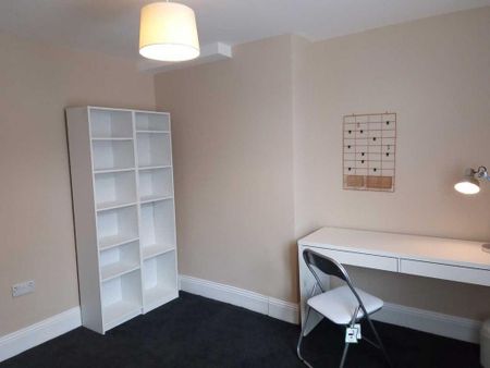 2 bedroom terraced house to rent - Photo 5