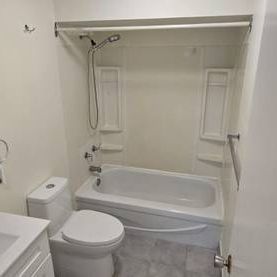 Newly Renovated-2Br1Ba Apartment Squamish Downtown - Photo 2