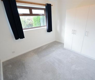 2 bedroom semi-detached bungalow to rent - Photo 2