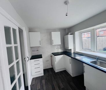 3 bedroom end of terrace house to rent - Photo 5
