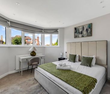 3 Bedroom Apartment To Let - Photo 4