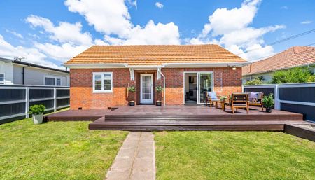 Central Hutt Living - Photo 2