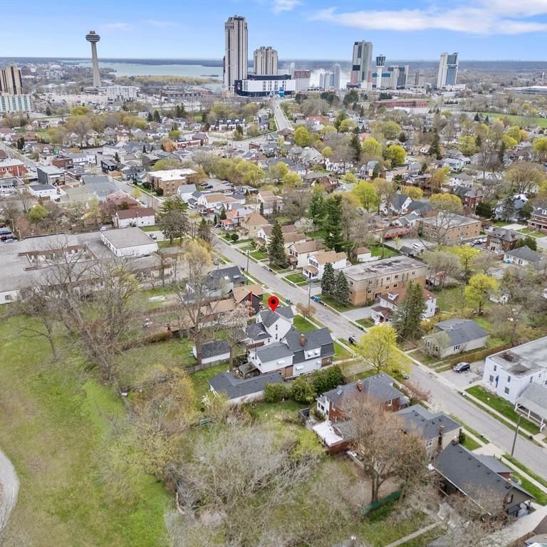 For Lease - 6083 Barker Street Unit# 2nd Floor, Niagara Falls, Ontario - Photo 1