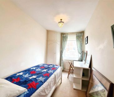 3 bedroom flat to rent - Photo 3