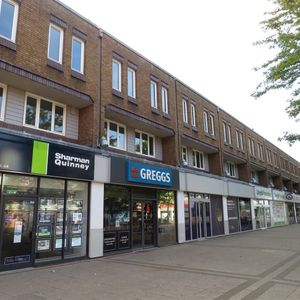 PETERBOROUGH - Photo 2