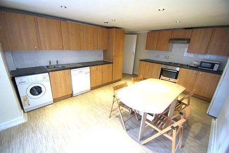 6 Bed Terraced House, Bainbrigge Road, LS6 - Photo 2
